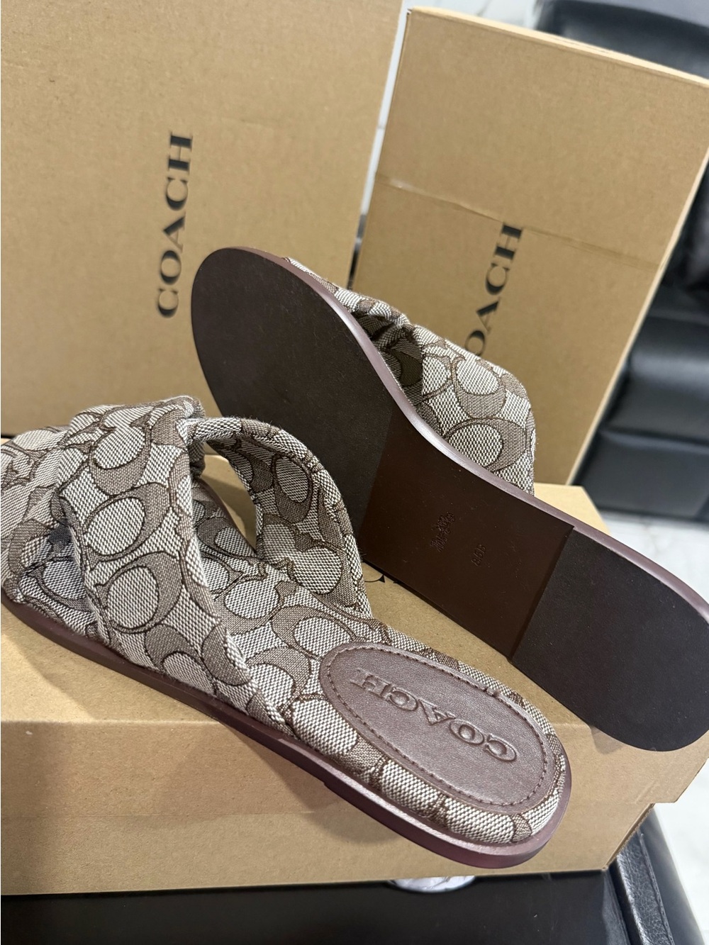 Coach Women Link Criss Cross Slide Signature Comfort Sandals 8.5 B New with box - Picture 9 of 14